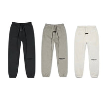COLLECTION ESSENTIAL CUFFED SWEATS